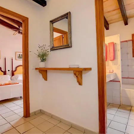 Sleeps 4 Pool Air Con Wifi * Pollença