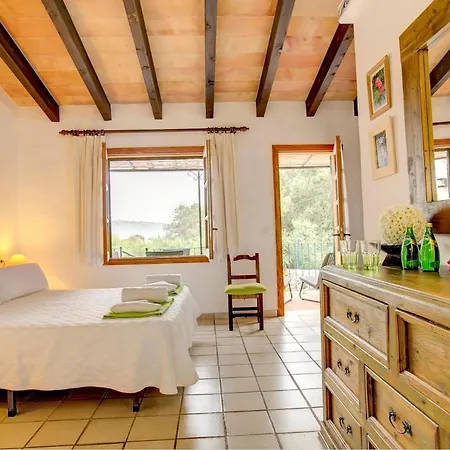 Sleeps 4 Pool Air Con Wifi *