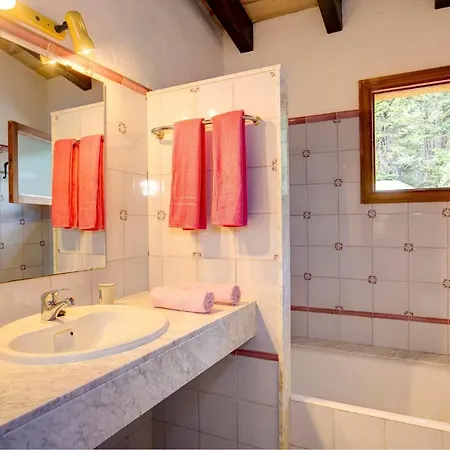 Villa Sleeps 4 Pool Air Con Wifi *